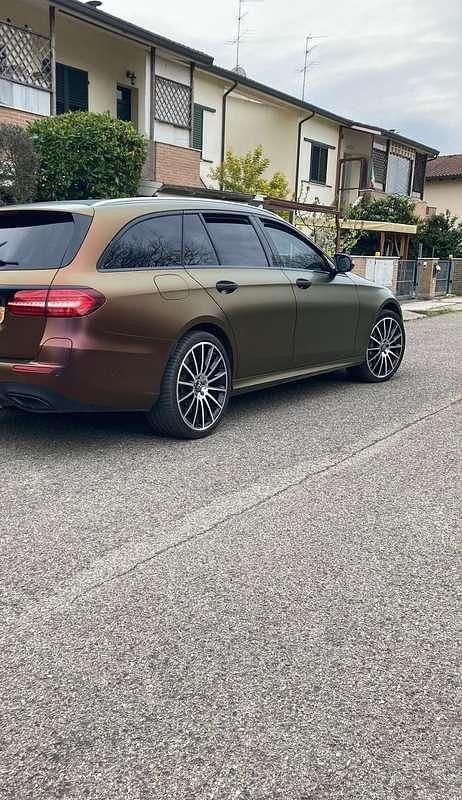 Usata 2022 Mercedes E300 Business Station wagon | 34.900 € (Buon prezzo) - Immagine 1/4