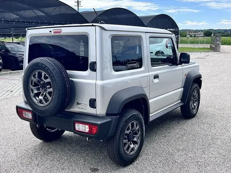 Nuova Suzuki Jimny 2026 Grigio SUV