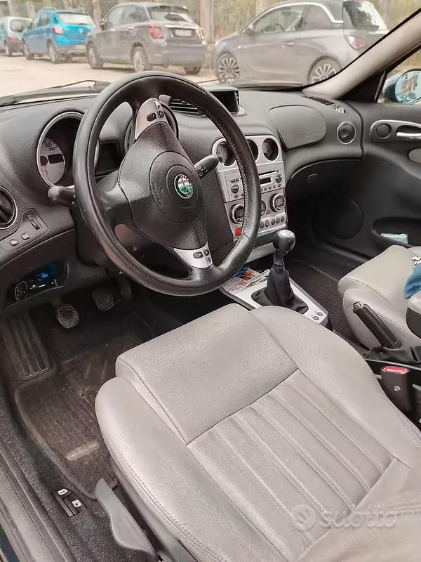 Usata Alfa Romeo 156 140 CV (102 kW) 2003 Blu Berlina
