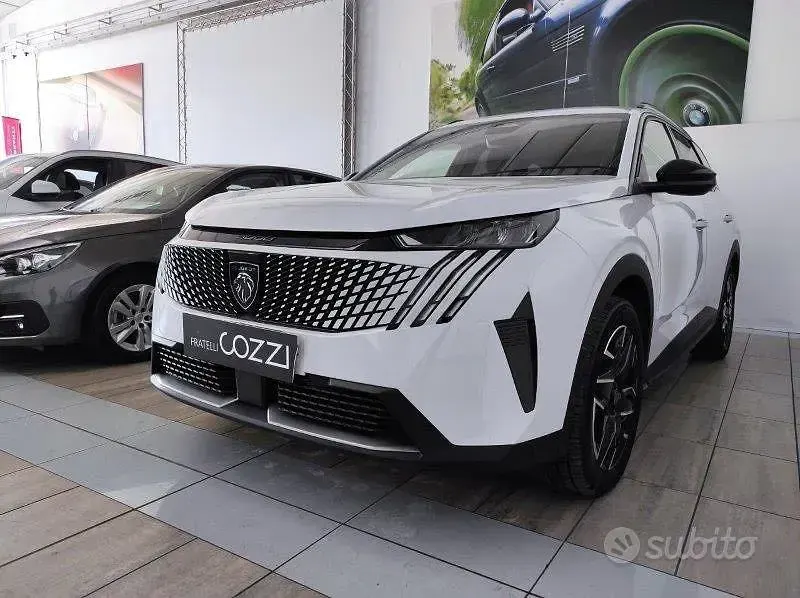Usata Peugeot 5008 Allure 136 CV (100 kW) 2025 Bianco SUV