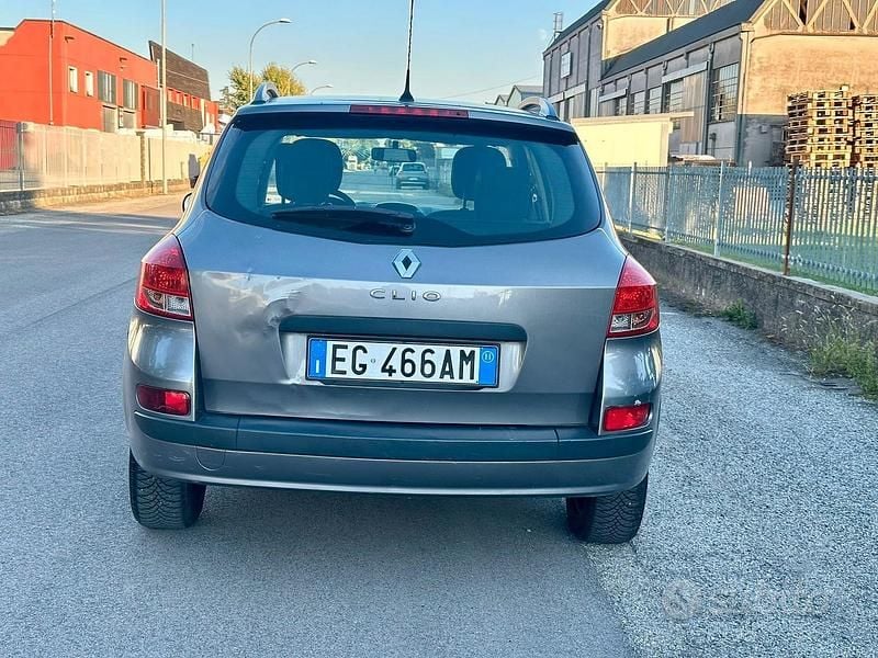 Usata Renault Clio GrandTour 58 CV (42 kW) 2011 Grigio Station wagon