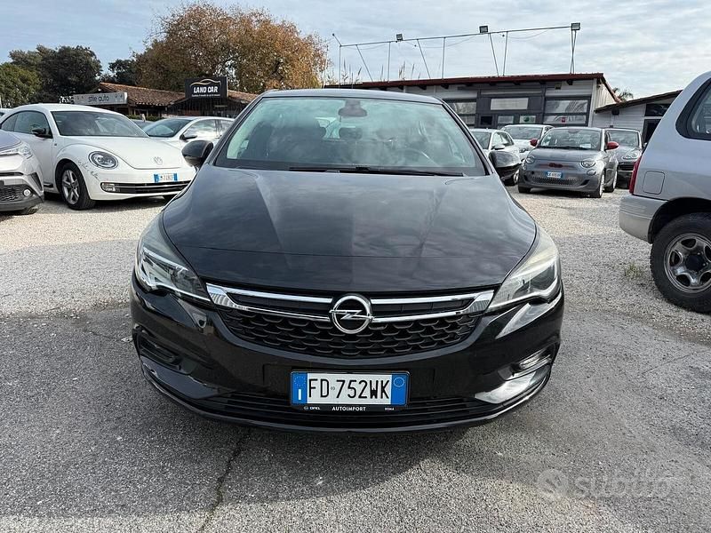 Nero Usata 2016 Opel Astra Tre volumi | 6600 € (Ottimo prezzo) - Immagine 1/4