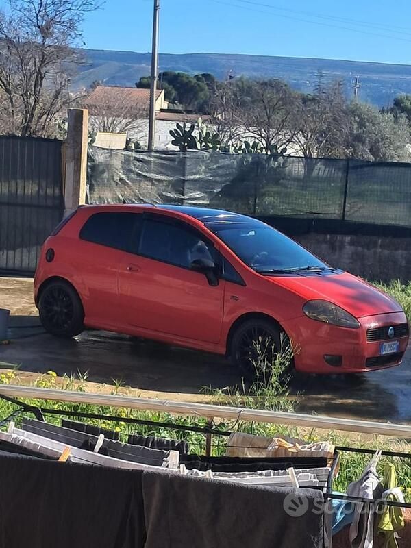 Rosso Usata 2007 Fiat Punto Due volumi | 2700 € - Immagine 1/3