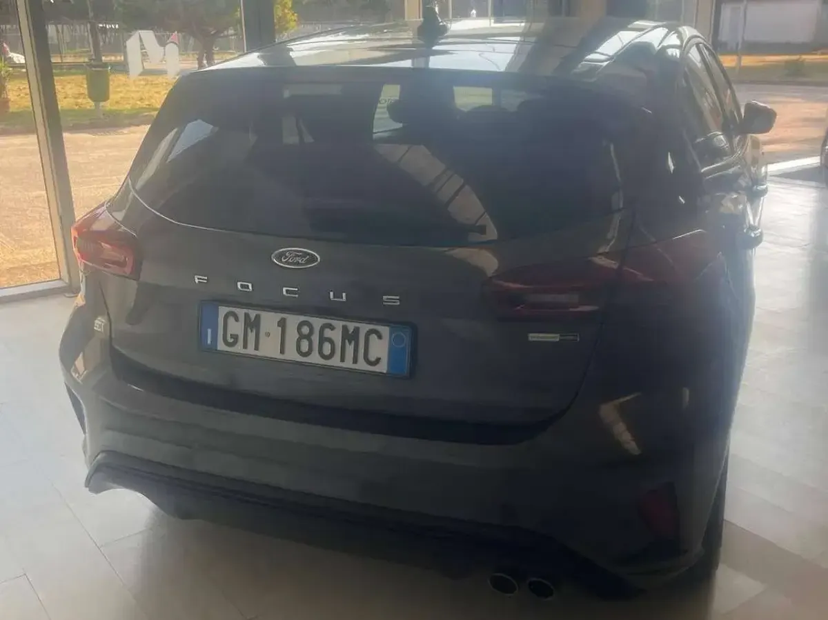 Usata Ford Focus ST-Line 125 CV (91 kW) 2023 Grigio Berlina