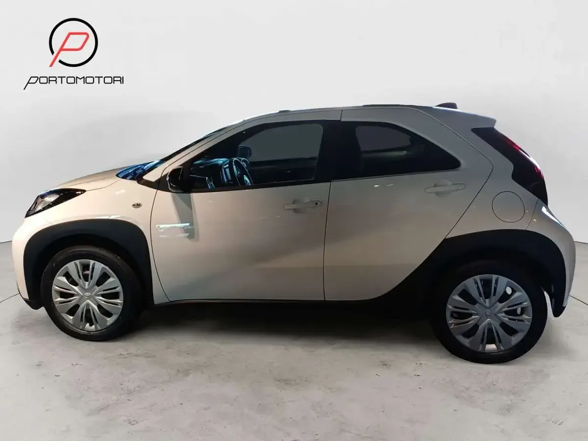 Nuova Toyota Aygo X Active 72 CV (52 kW) 2025 Bianco SUV