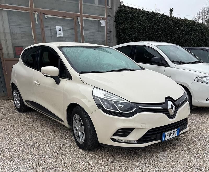 Usata Renault Clio IV Intens 90 CV (66 kW) 2017 Bianco Berlina
