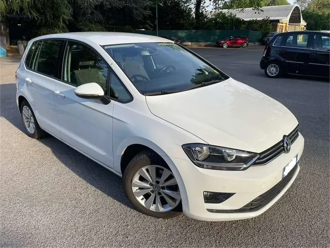 Usata VW Golf Sportsvan Comfortline 110 CV (80 kW) 2015 Bianco Monovolume