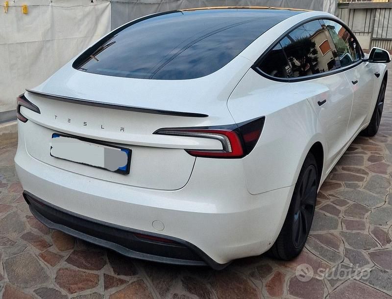 Usata Tesla Model 3 RWD 208 kW (283 CV) 2023 Bianco Berlina