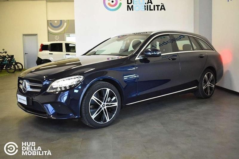 Usata Mercedes C300e Business 194 CV (142 kW) 2020 Blu Station wagon