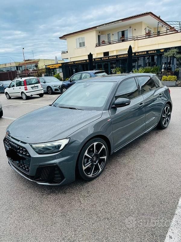 Usata Audi A1 150 CV (110 kW) 2019 Grigio SUV