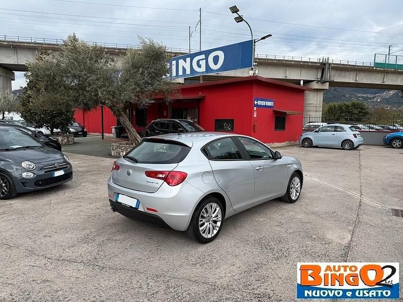 Usata Alfa Romeo Giulietta Super 120 CV (88 kW) 2017 Argento Utilitaria
