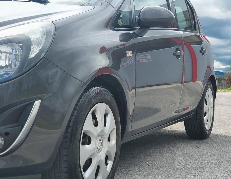 Usata Opel Corsa 85 CV (62 kW) 2013 Grigio Berlina