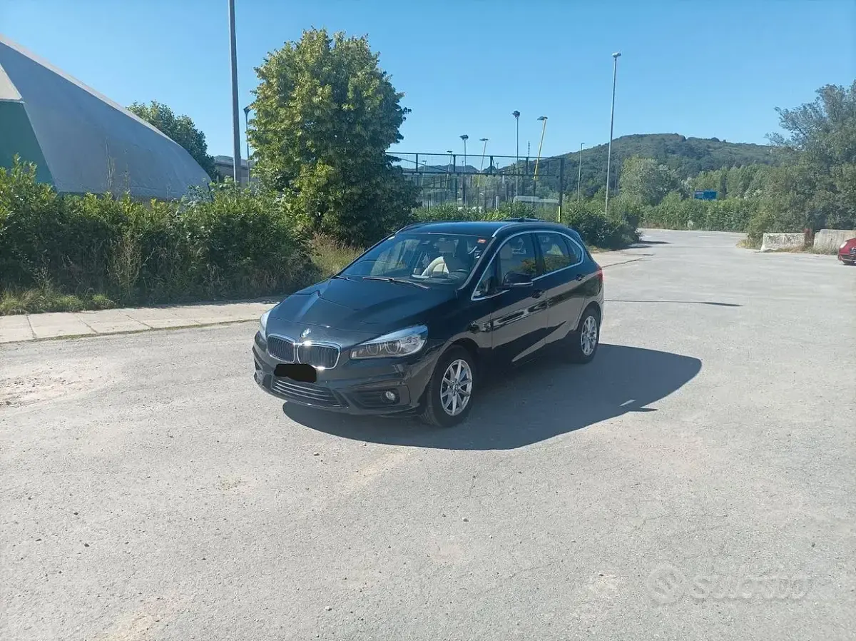 Usata BMW 218 150 CV (110 kW) 2018 Nero Monovolume