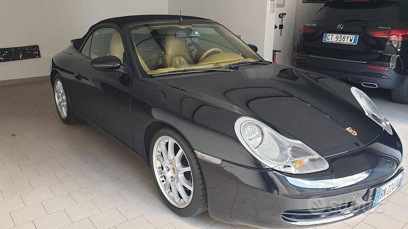 Usata Porsche 911 Carrera Cabriolet 320 CV (235 kW) 2003 Cabrio