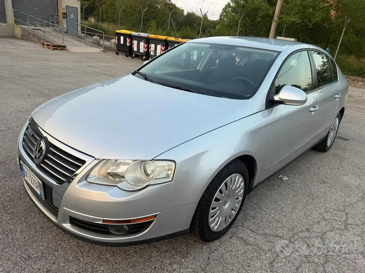 Usata VW Passat S 105 CV (77 kW) 2007 Grigio Berlina
