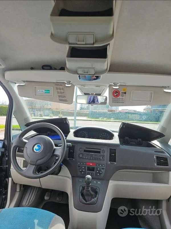 Usata Fiat Idea Active 95 CV (69 kW) 2004 Grigio Monovolume