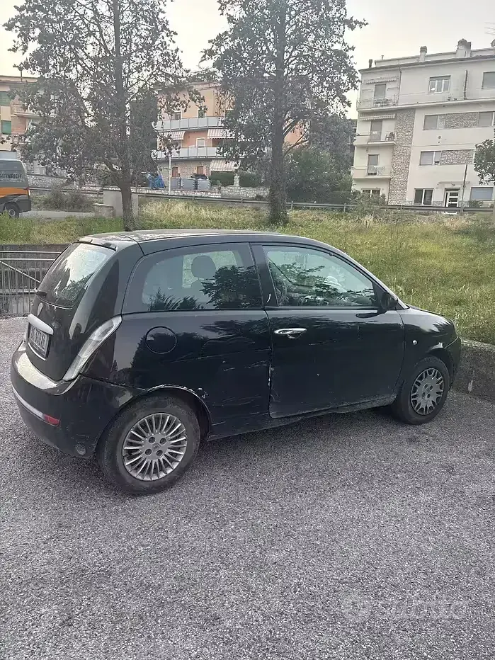 Usata Lancia Ypsilon 60 CV (44 kW) 2007 Nero Utilitaria