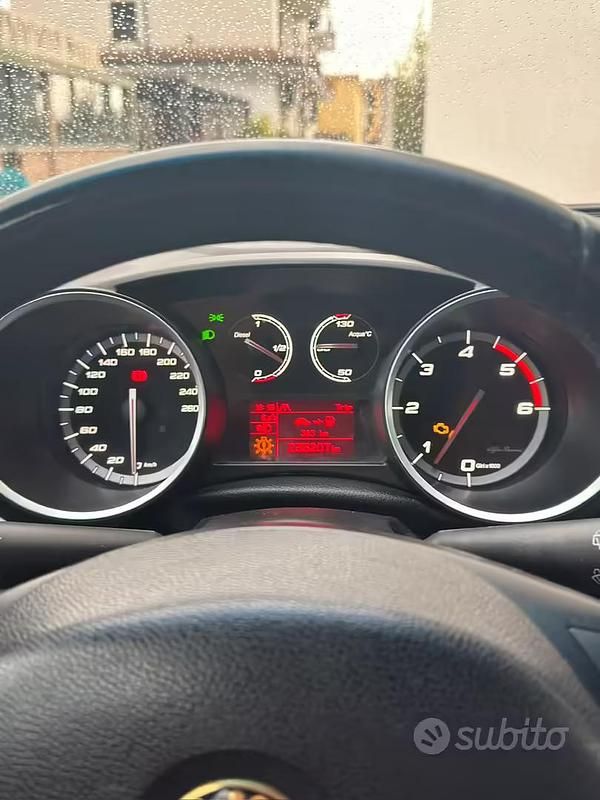 Usata Alfa Romeo Giulietta 120 CV (88 kW) 2011 Nero Utilitaria