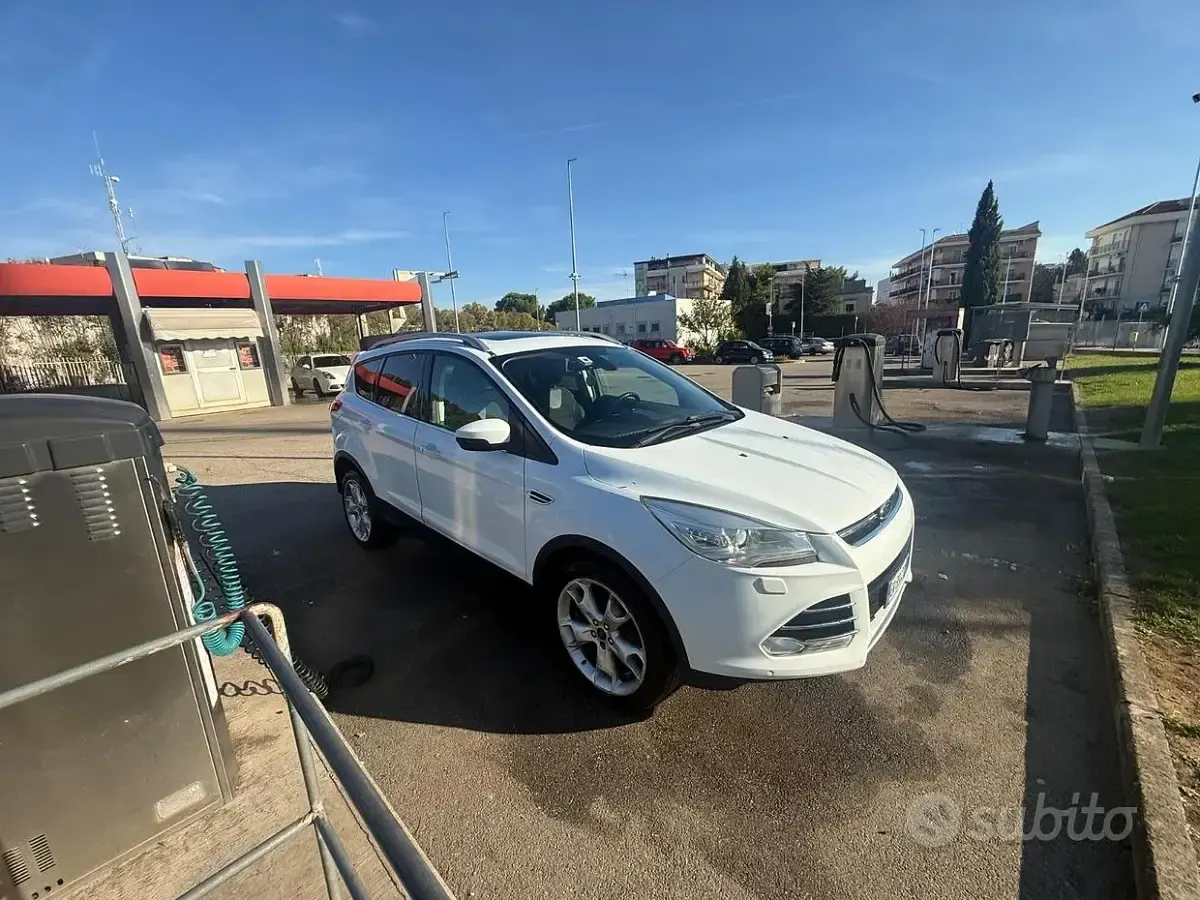 Usata Ford Kuga 163 CV (119 kW) 2013 Bianco SUV