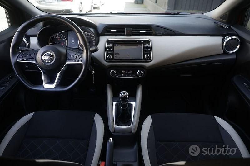 Begagnad Nissan Micra N-Connecta 90 HK (66 kW) 2018 Röd Halvkombi