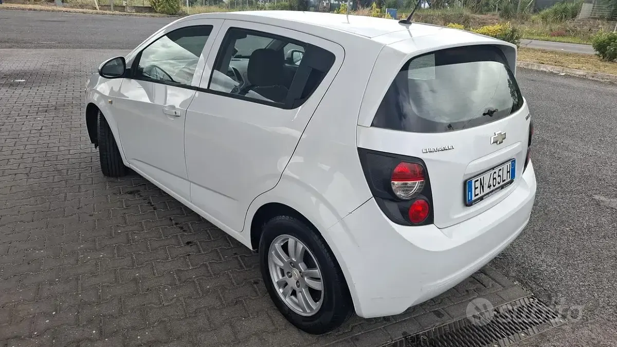 Usata Chevrolet Aveo 86 CV (63 kW) 2012 Bianco Berlina