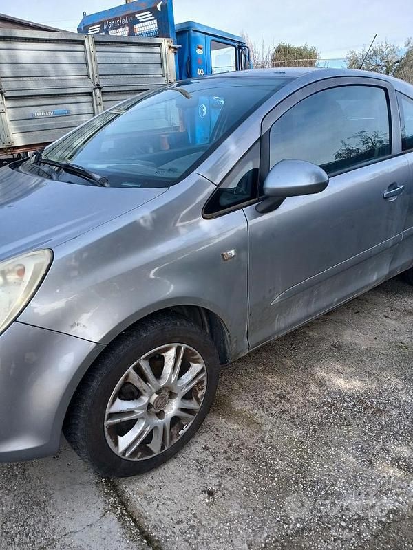 Usata Opel Corsa 2006 Grigio Utilitaria