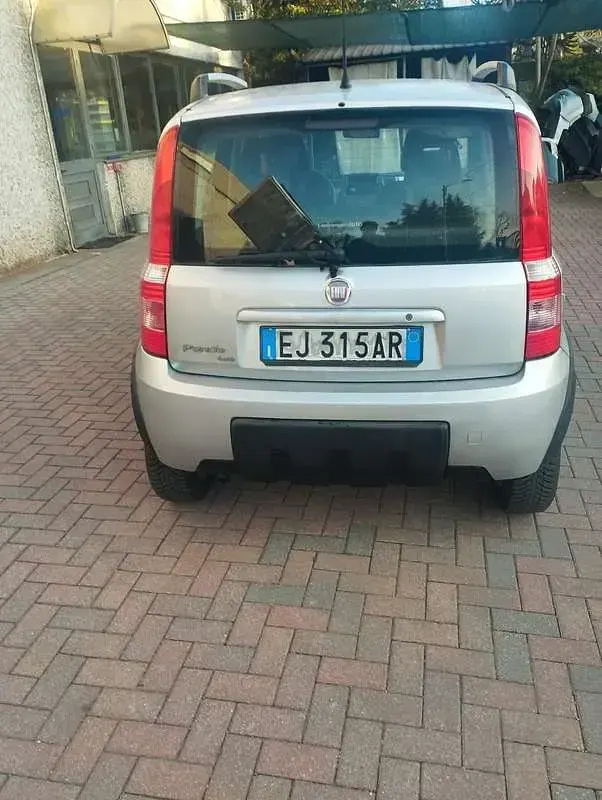 Usata Fiat Panda 4x4 Climbing 69 CV (50 kW) 2011 Utilitaria