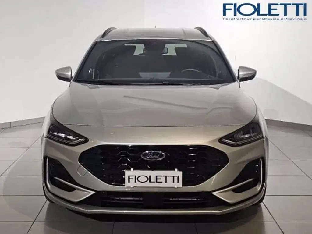 Usata Ford Focus ST-Line 125 CV (91 kW) 2023 Grigio moondust (metallizzato) Station wagon