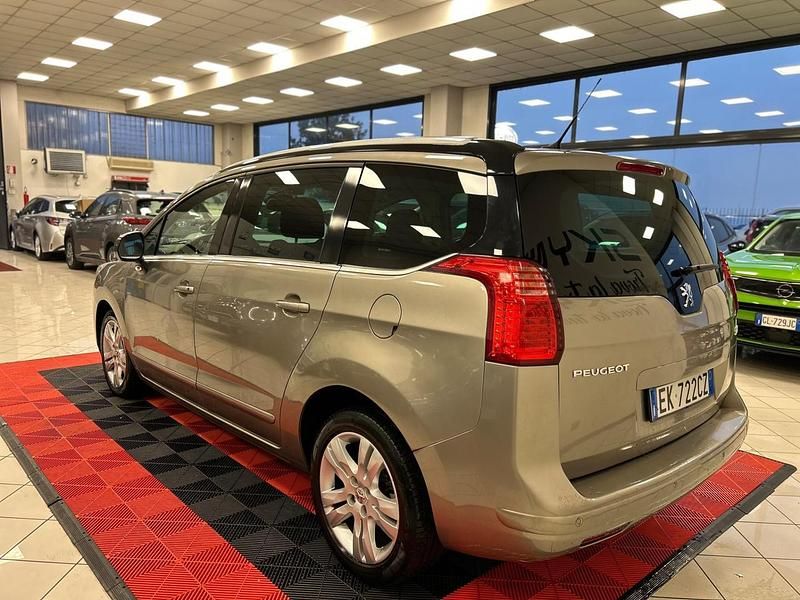 Usata Peugeot 5008 Allure 150 CV (110 kW) 2011 Beige Monovolume