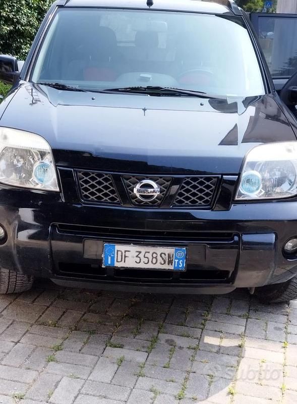 Nero Usata 2007 Nissan X-Trail SUV | 6000 € - Immagine 1/4