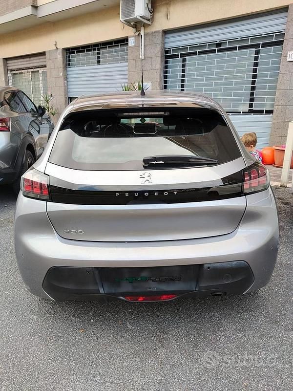Usata Peugeot 208 102 CV (75 kW) 2021 Utilitaria
