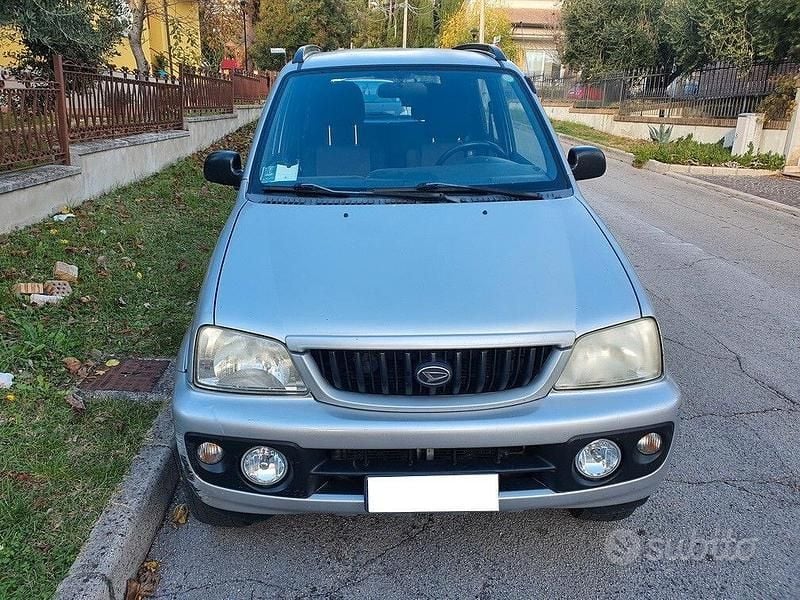Usata Daihatsu Terios 86 CV (63 kW) 2002 Grigio SUV