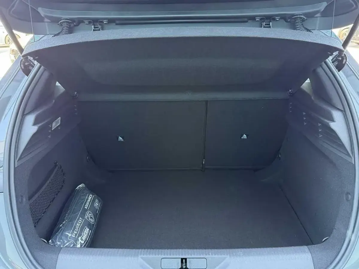 Nuova Peugeot 308 Allure 2025 Grigio Berlina
