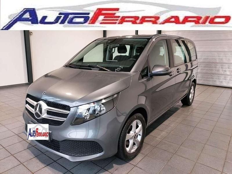 Usata Mercedes V220 163 CV (119 kW) 2022 Argento Monovolume