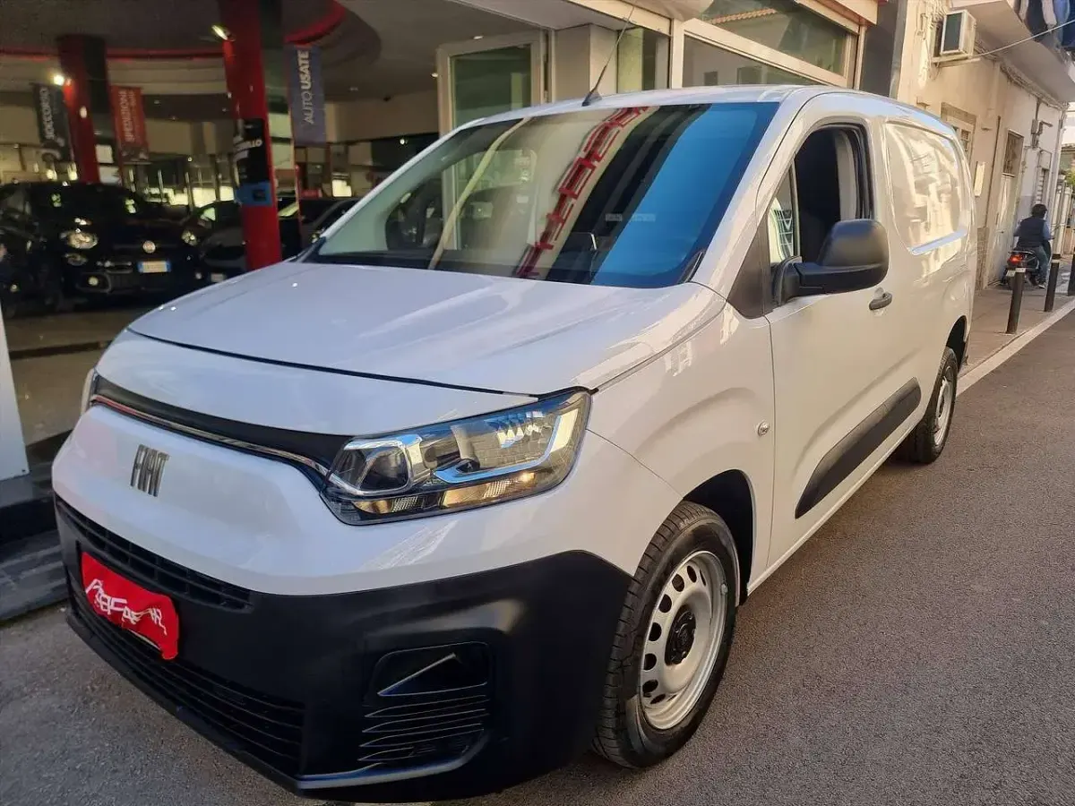 Usata Fiat Doblò 95 CV (69 kW) 2024 Bianco Monovolume