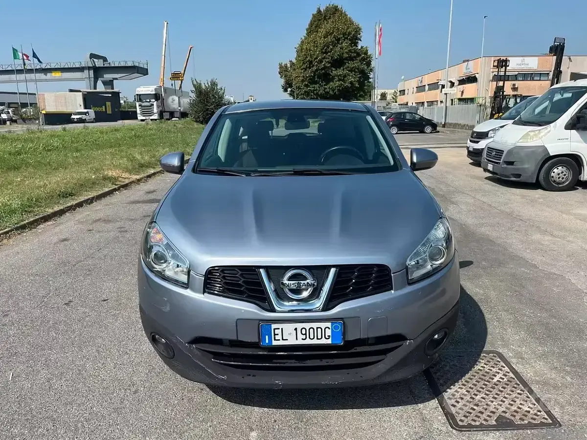 Usata Nissan Qashqai N-TEC 150 CV (110 kW) 2012 Grigio SUV