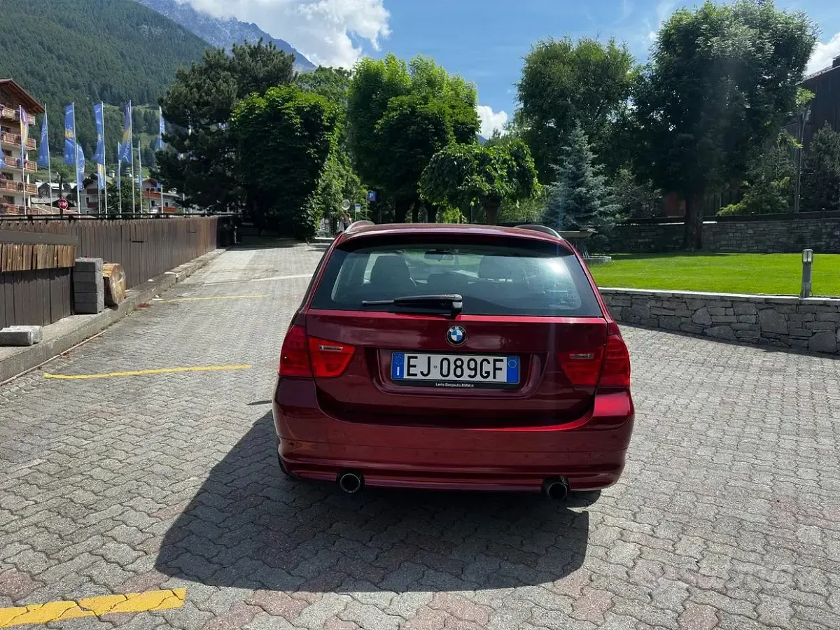 Usata BMW 335 306 CV (225 kW) 2011 Rosso Station wagon