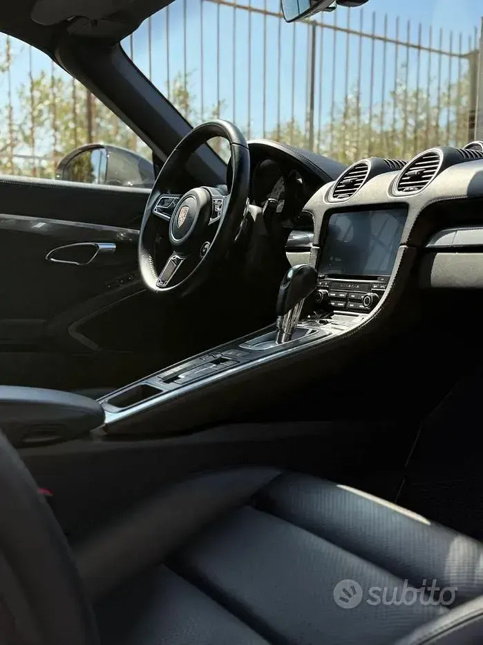 Usata Porsche 718 300 CV (220 kW) 2016 Grigio Cabrio