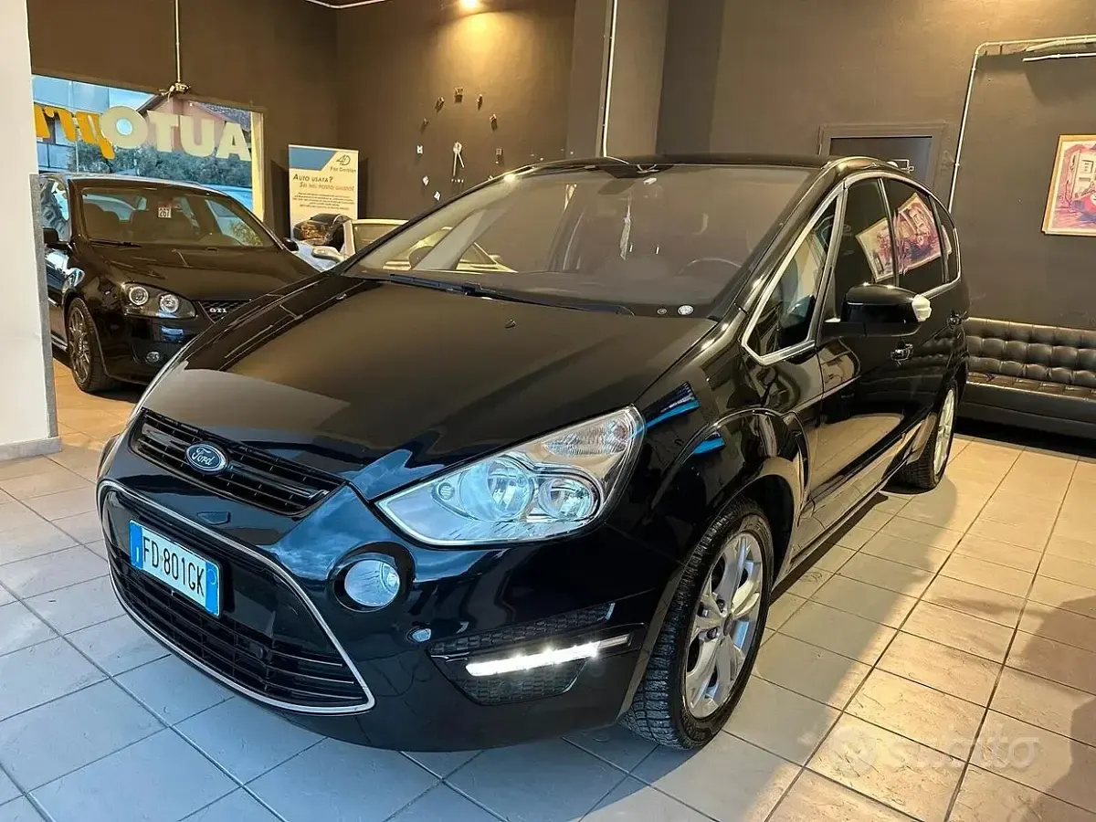 Usata Ford S-MAX Titanium 163 CV (119 kW) 2015 Nero Monovolume