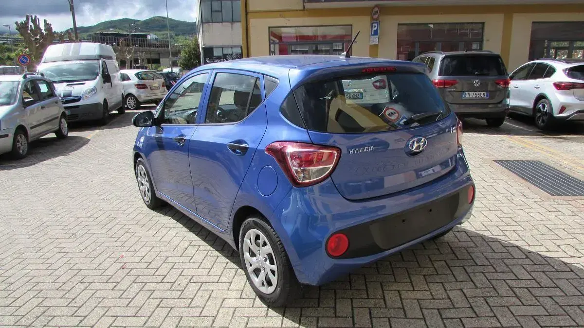 Usata Hyundai i10 66 CV (48 kW) 2019 Blu Utilitaria
