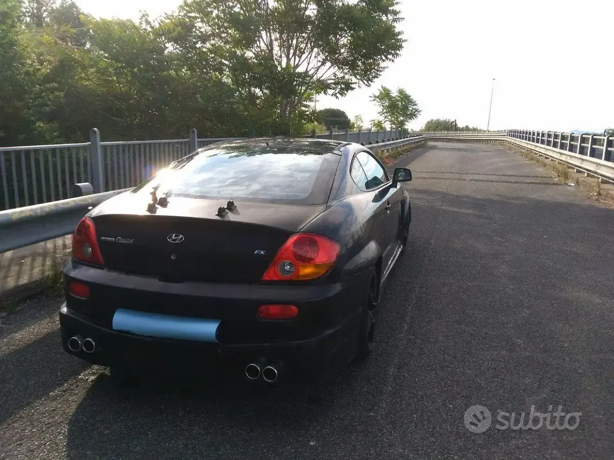 Usata Hyundai Coupé 138 CV (101 kW) 2004 Nero Coupé