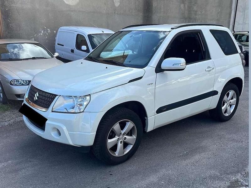 Usata Suzuki Grand Vitara 129 CV (94 kW) 2010 Bianco SUV