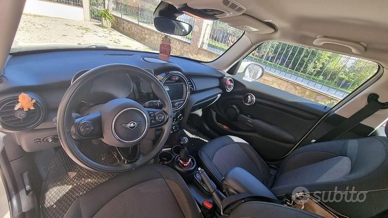 Usata Mini ONE 102 CV (75 kW) 2021 Bianco Utilitaria