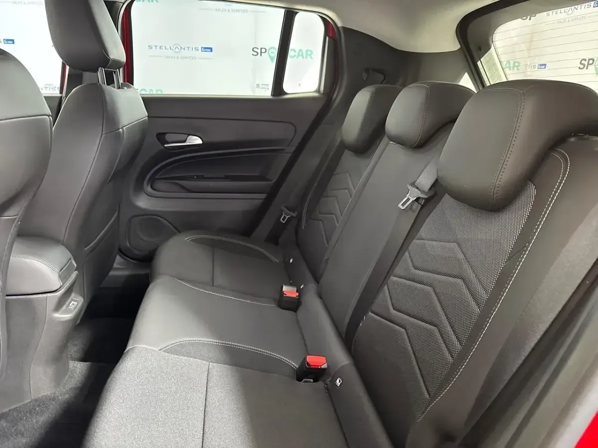 Usata Jeep Avenger Summit 101 CV (74 kW) 2024 Rosso SUV