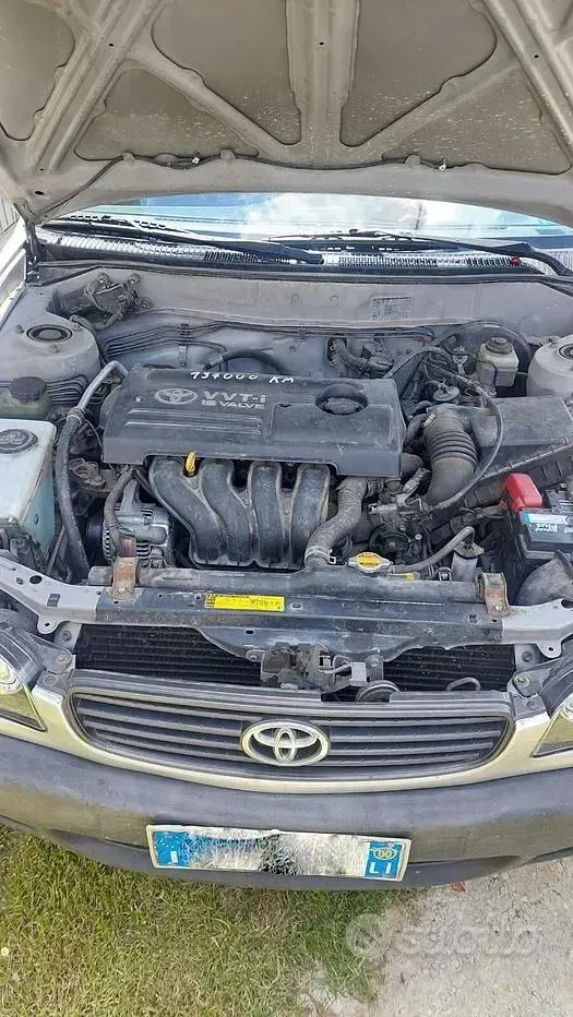 Usata Toyota Corolla 97 CV (71 kW) 2000 Grigio Berlina