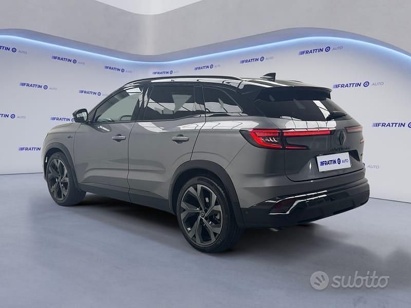 Usata Renault Austral Iconic Esprit Alpine 200 CV (147 kW) 2024 Gray SUV