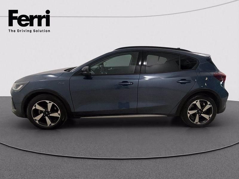Usata Ford Focus Active 125 CV (91 kW) 2022 Chrome blue SUV