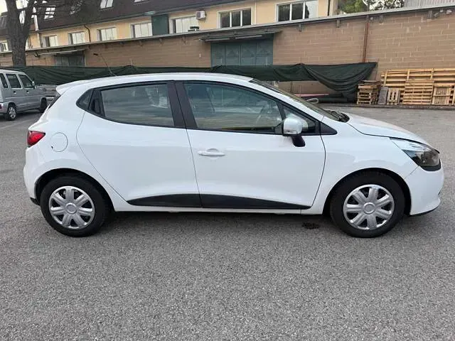 Usata Renault Clio IV 73 CV (53 kW) 2013 Bianco Berlina