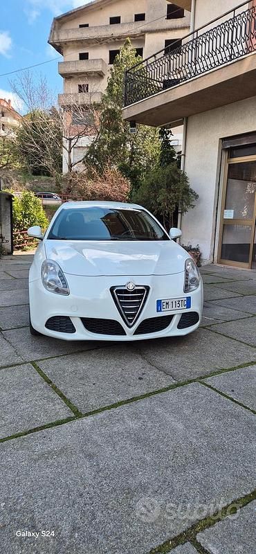 Usata Alfa Romeo Giulietta 140 CV (102 kW) 2012 Bianco Utilitaria