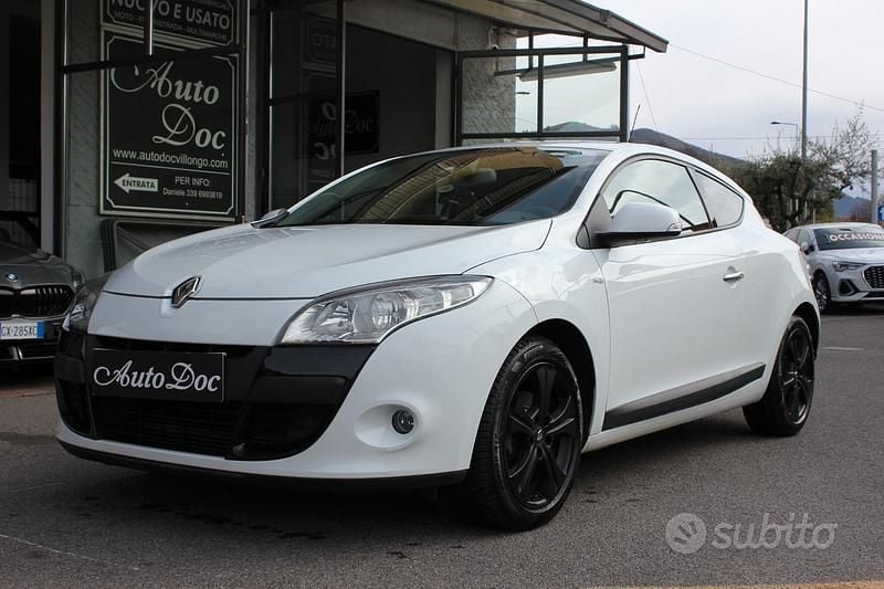 Usata Renault Mégane Coupé Luxe 110 CV (80 kW) 2010 Bianco Coupé